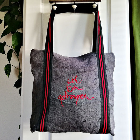 Schultertasche "Ich bin getragen"