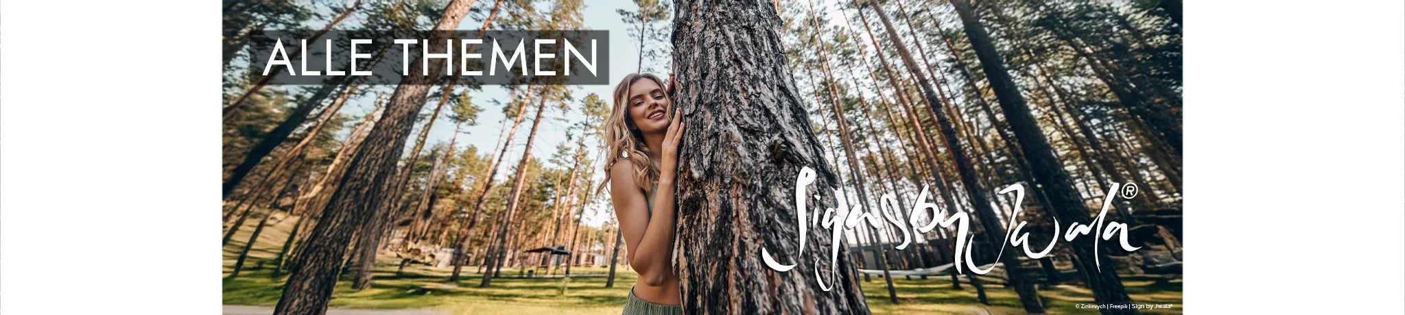 Frau im Wald, die für die handgemachten Naturprodukte im SignShop Tirol stehen soll und die Schrift Signs by Jwala und alle Themen