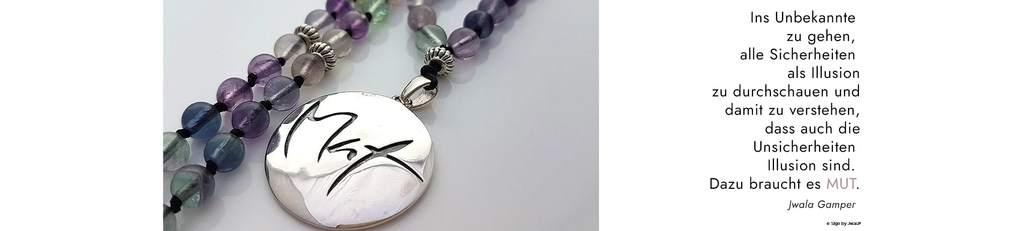 Mut-Malas aus dem Onlineshop SignShop Tirol – handgefertigte Gebetsketten mit der Botschaft „Mut“, kraftvoll und inspirierend für Achtsamkeit und innere Stärke.
