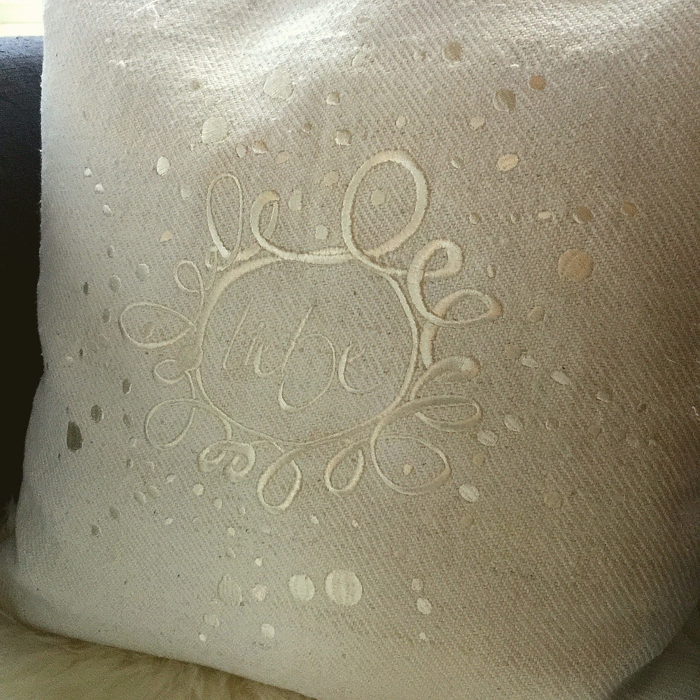 Bauernleinen Zirbenkissen "Liebe Ornament" grob