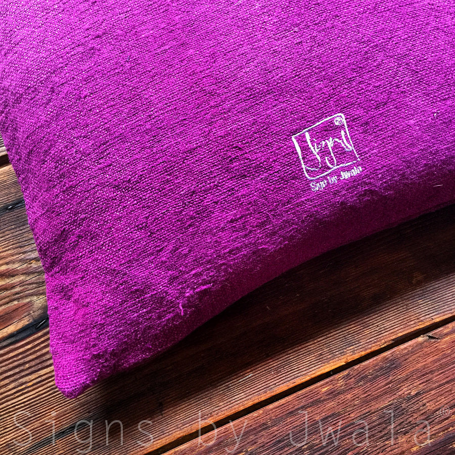 Bauernleinen Zirbenkissen "Grüß Göttin" Brombeer