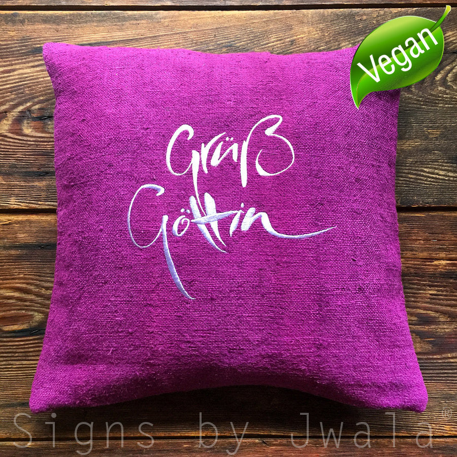 Bauernleinen Zirbenkissen "Grüß Göttin" Brombeer
