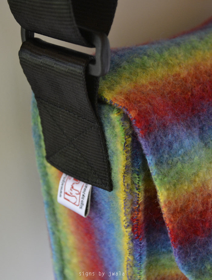 Schultertasche "Freude" klein & bunt