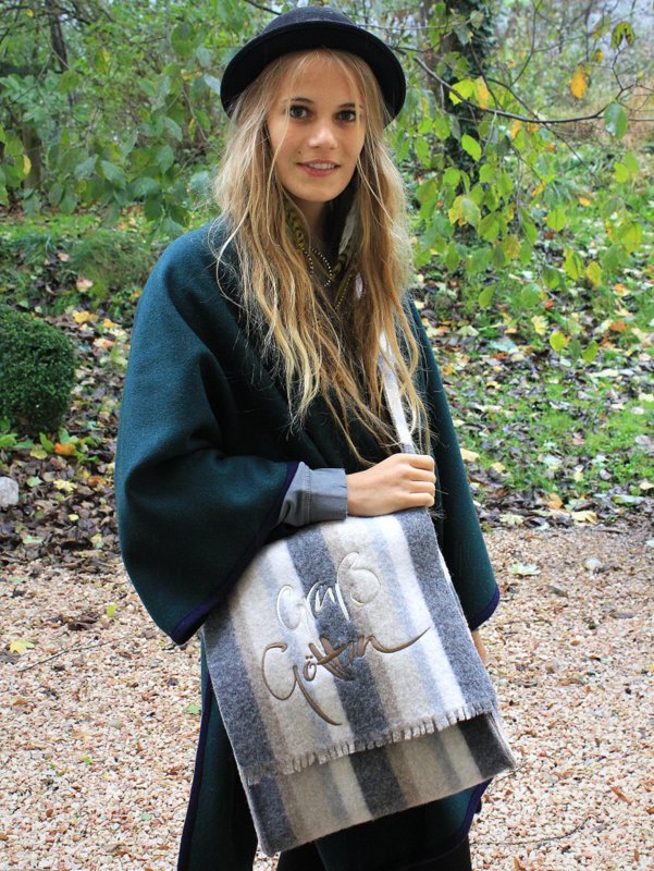 Schultertasche "Grüß Göttin"